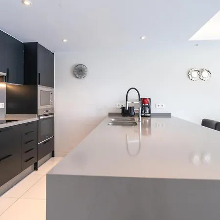 Puerto Banus Two Bedroom Luxurious With Parking Apartman