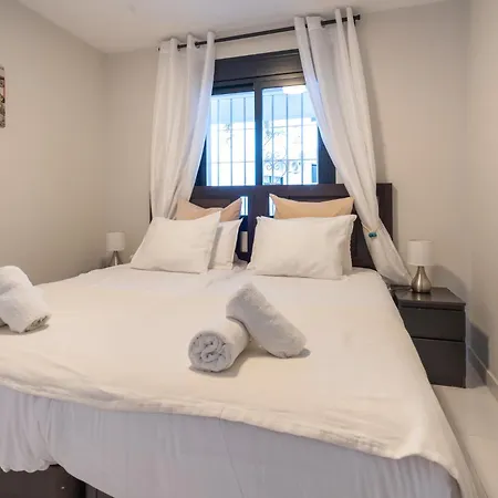 Puerto Banus Two Bedroom Luxurious With Parking Appartement *