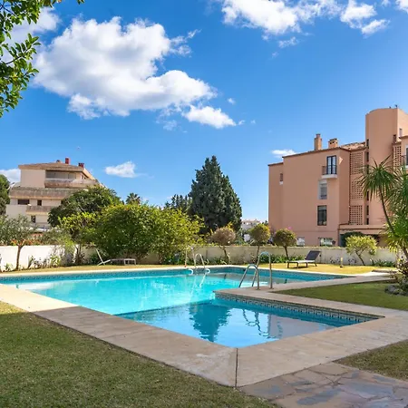 Puerto Banus Two Bedroom Luxurious With Parking *