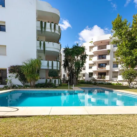 Puerto Banus Two Bedroom Luxurious With Parking Lägenhet Marbella
