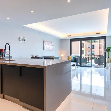 Puerto Banus Two Bedroom Luxurious With Parking Apartment