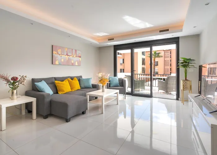 Puerto Banus Two Bedroom Luxurious With Parking *