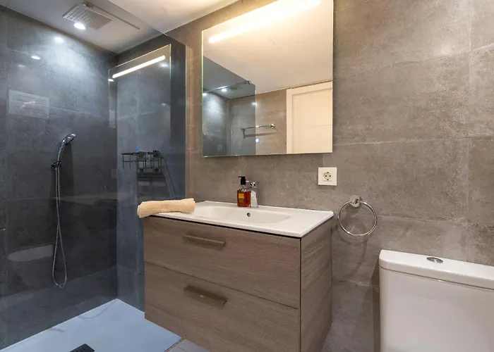 Puerto Banus Two Bedroom Luxurious With Parking *