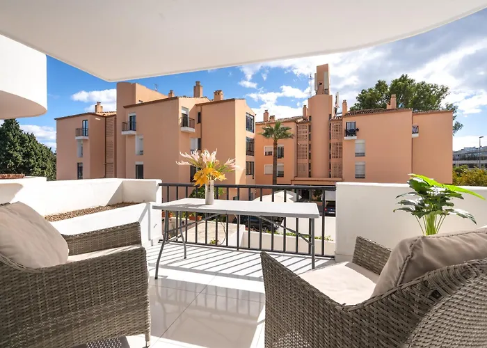 Lägenhet Puerto Banus Two Bedroom Luxurious With Parking