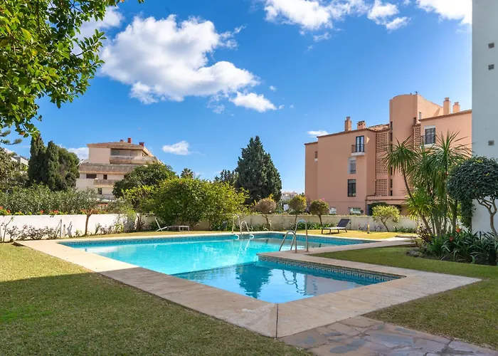 Puerto Banus Two Bedroom Luxurious With Parking *