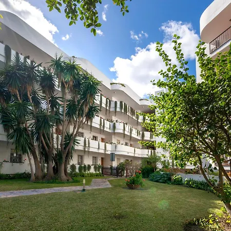 Puerto Banus Two Bedroom Luxurious With Parking *