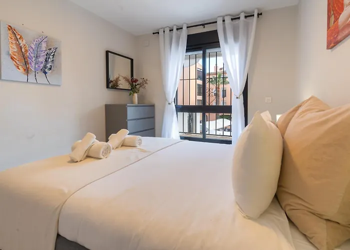 Puerto Banus Two Bedroom Luxurious With Parking *