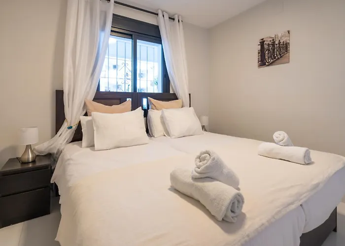 Puerto Banus Two Bedroom Luxurious With Parking 公寓 *